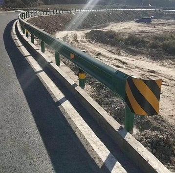 四平b级波形板护栏
